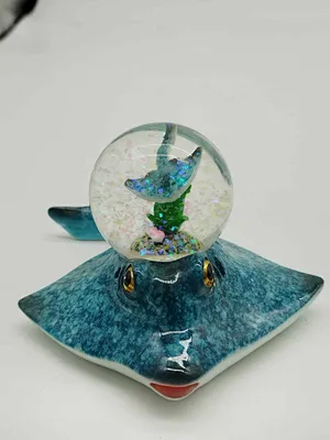 water ball-heart shaped snow globe